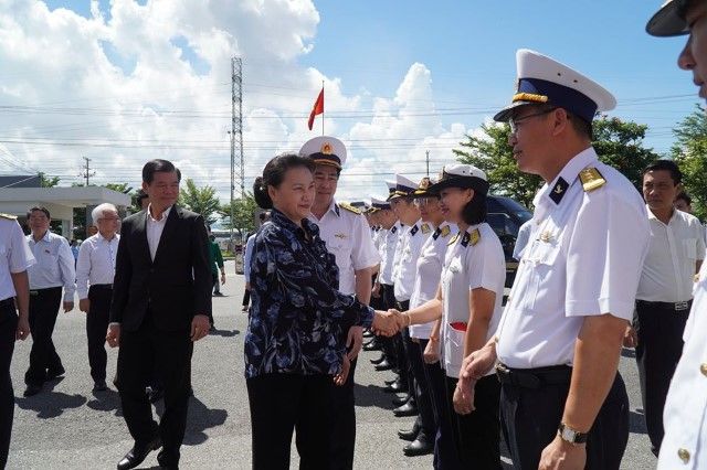 Chủ tịch Quốc hội Nguyễn Thị Kim Ngân và đoàn công tác thị sát các công trình tại cảng Tân cảng Cái Mép
