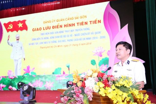 Thượng tá Phạm Đức Hùng, UVTV Đảng ủy, Chủ nhiệm Chính trị TCT báo cáo