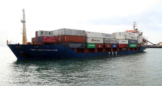 Logistics_ha_tinh_Tancang_shipping_tau_container_cap_cang_quocte_Lao_Viet