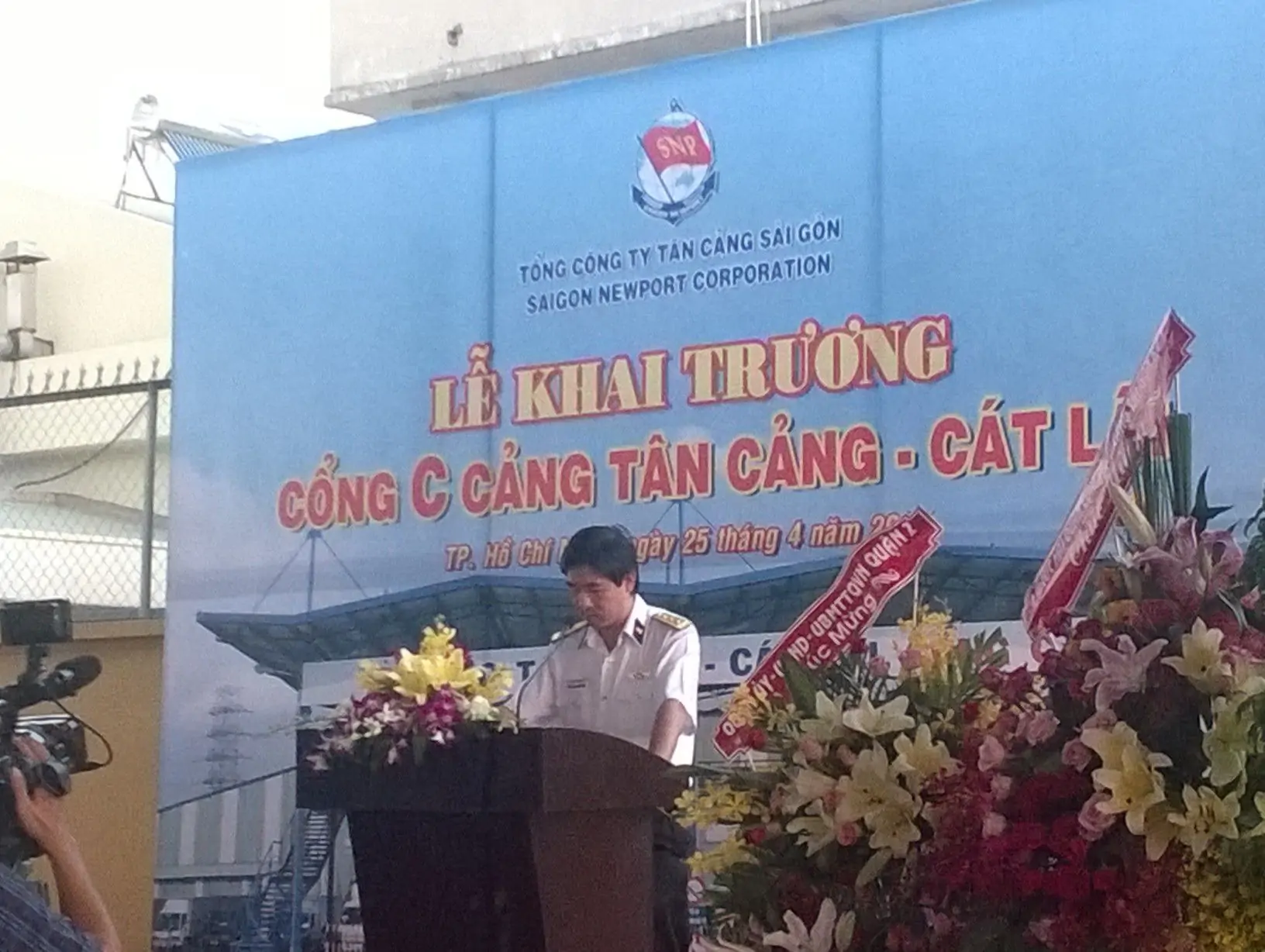 PTGĐ Ngô Minh Thuấn phát biểu khai trương cổng C