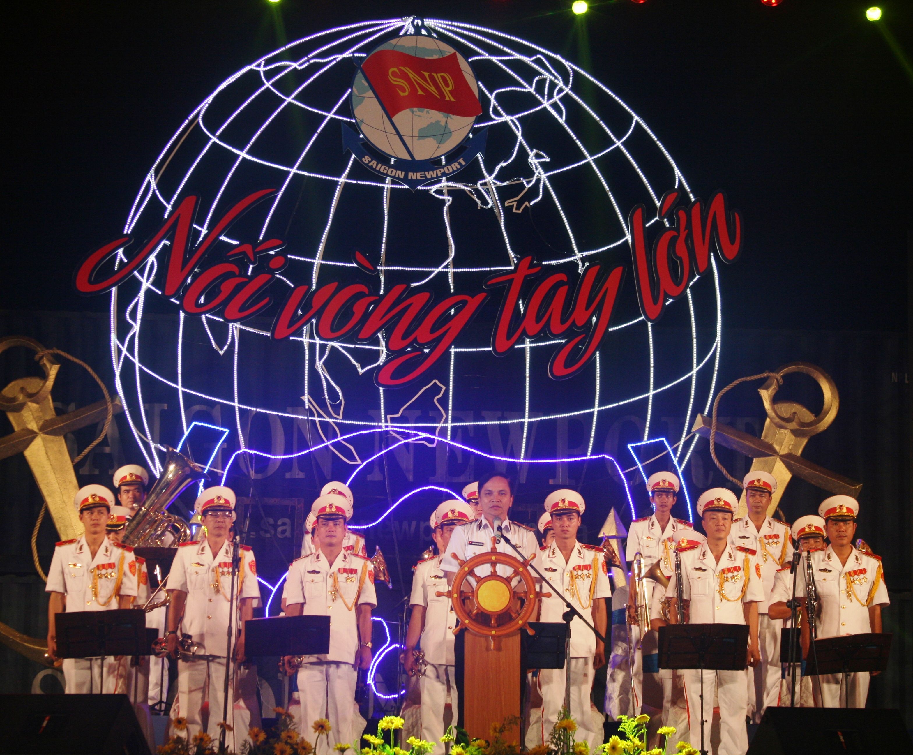 Thank-you party 2014: Widen the joining hands circle