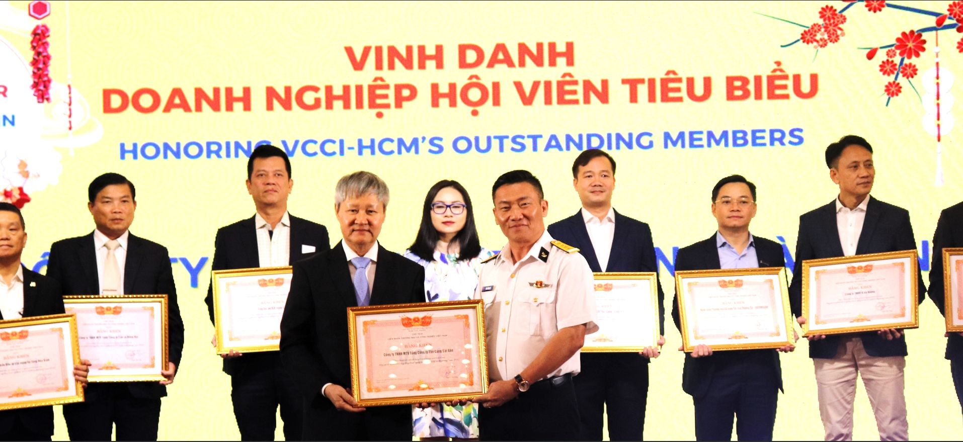 VCCI vinh danh Tân Cảng Sài Gòn có thành tích sản xuất kinh doanh xuất sắc, đóng góp cho sự phát triển cộng đồng và Kinh tế xã hội #3