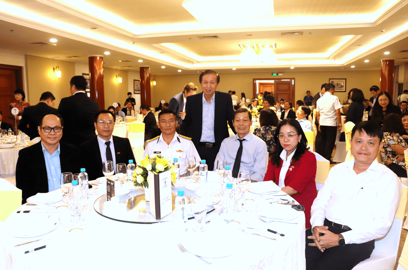 VCCI vinh danh Tân Cảng Sài Gòn có thành tích sản xuất kinh doanh xuất sắc, đóng góp cho sự phát triển cộng đồng và Kinh tế xã hội #4