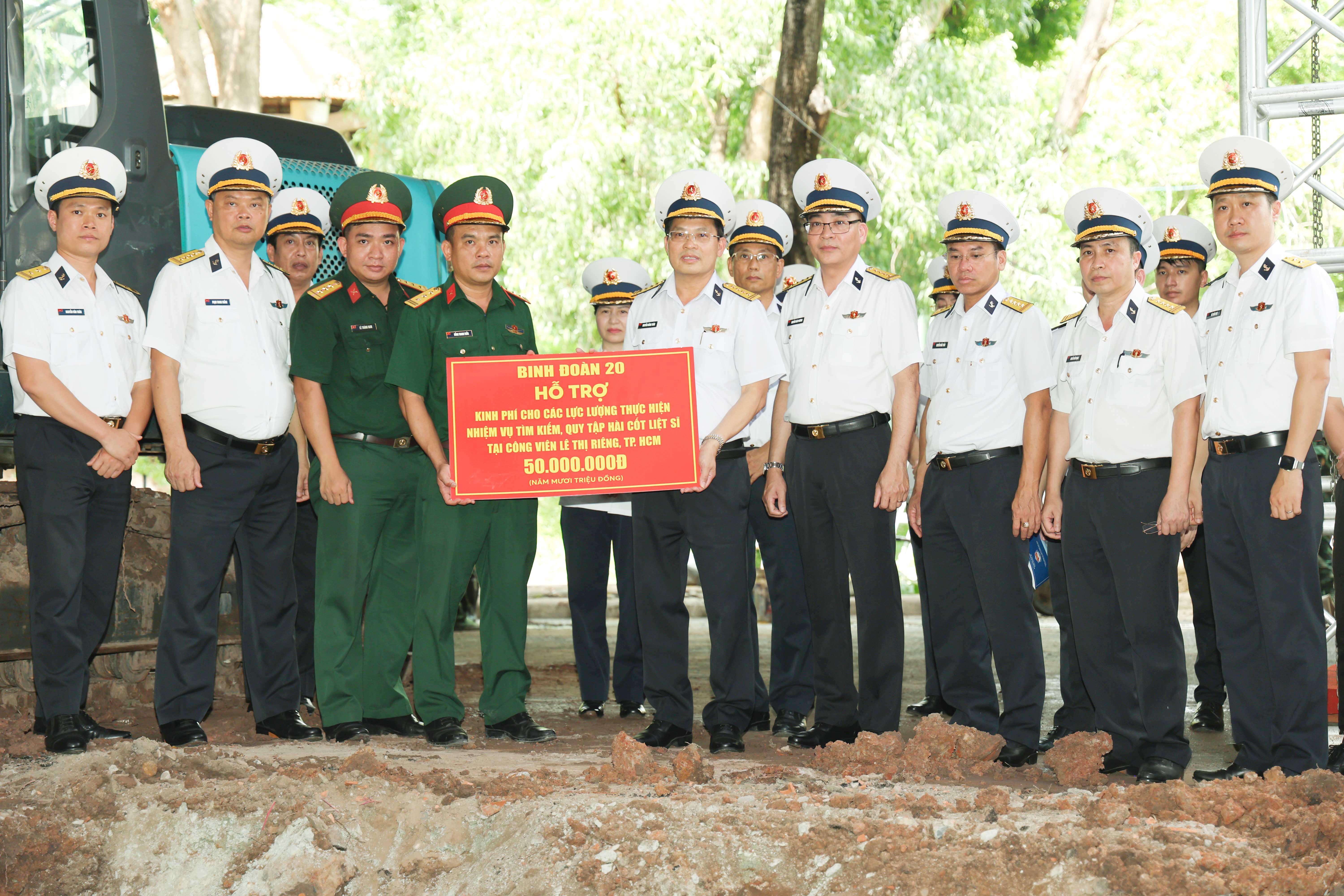 Binh đoàn 20 đồng hành cùng lực lượng tìm kiếm, quy tập hài cốt liệt sĩ tại Công viên Lê Thị Riêng