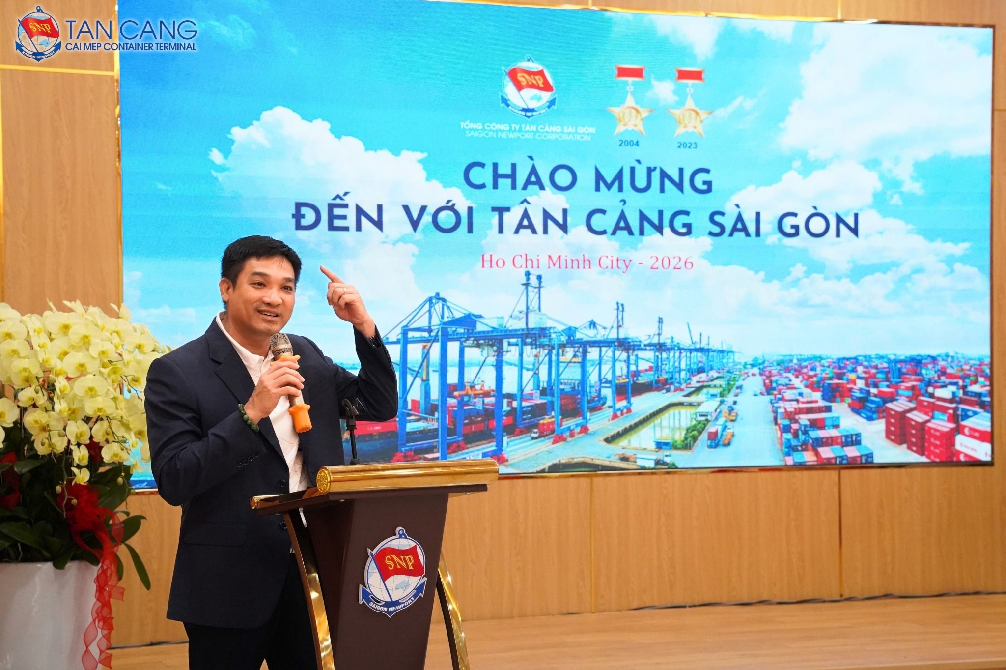 Ông Nguyễn Hùng Cường, Chủ tịch Hội Doanh nghiệp Nam Thành phố Hồ Chí Minh, phát biểu và chia sẻ tại chương trình.