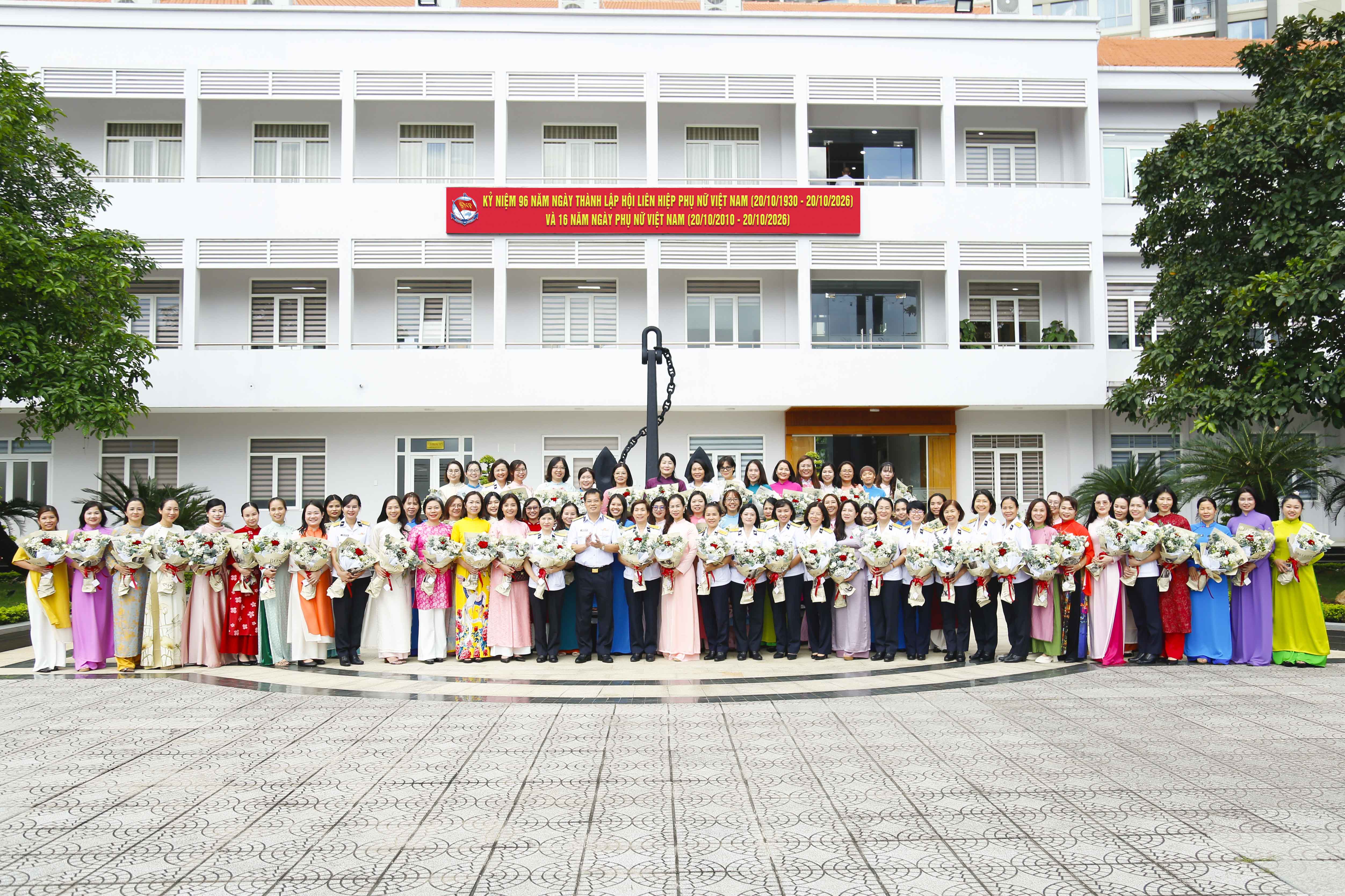 Binh đoàn 20 gặp mặt cán bộ lãnh đạo nữ và cán bộ Hội Phụ nữ